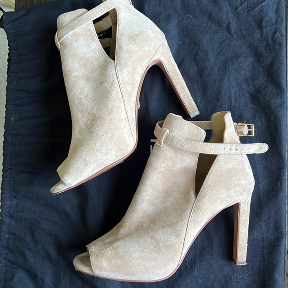 Michael Kors Booties - Picture 4 of 5